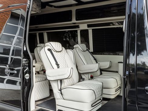 Used 2022 Mercedes-Benz Sprinter 3500 image 23