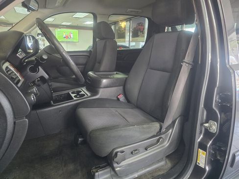 Used 2011 Chevrolet Avalanche LS image 8