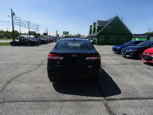 Used 2020 Ford Fusion SE FWD image 6