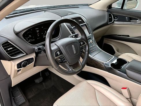 Used 2019 Lincoln Nautilus Reserve FWD image 18