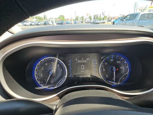 Used 2017 Chrysler Pacifica LX FWD image 15