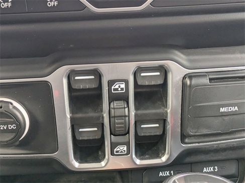 Used 2023 Jeep Gladiator Willys image 26