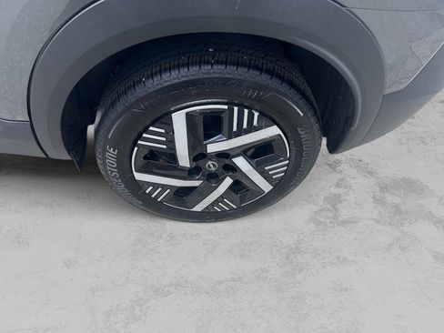 Certified 2025 Nissan Kicks SV FWD image 12