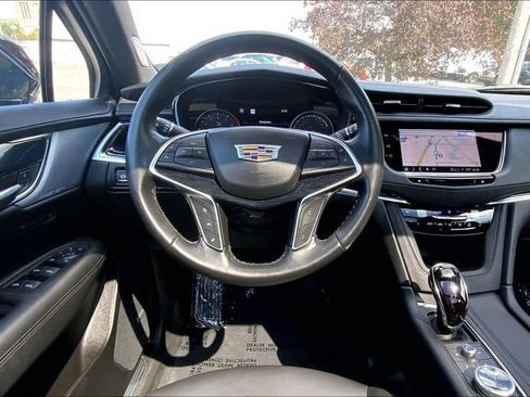 Used 2024 Cadillac XT5 Premium Luxury w/ Technology Package AWD/4WD image 4