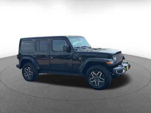 Used 2025 Jeep Wrangler Unlimited Sahara AWD/4WD image 2