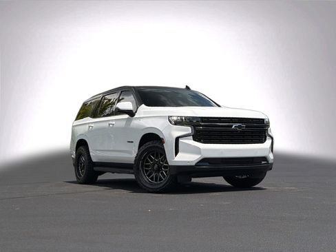 Used 2021 Chevrolet Tahoe RST w/ Luxury Package AWD/4WD image 2