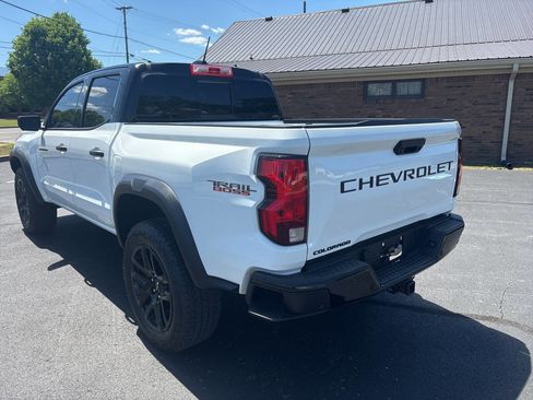 Used 2025 Chevrolet Colorado Trail Boss w/ Midnight Edition AWD/4WD image 5