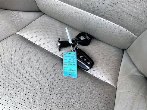 Used 2014 Hyundai Santa Fe Limited FWD image 14