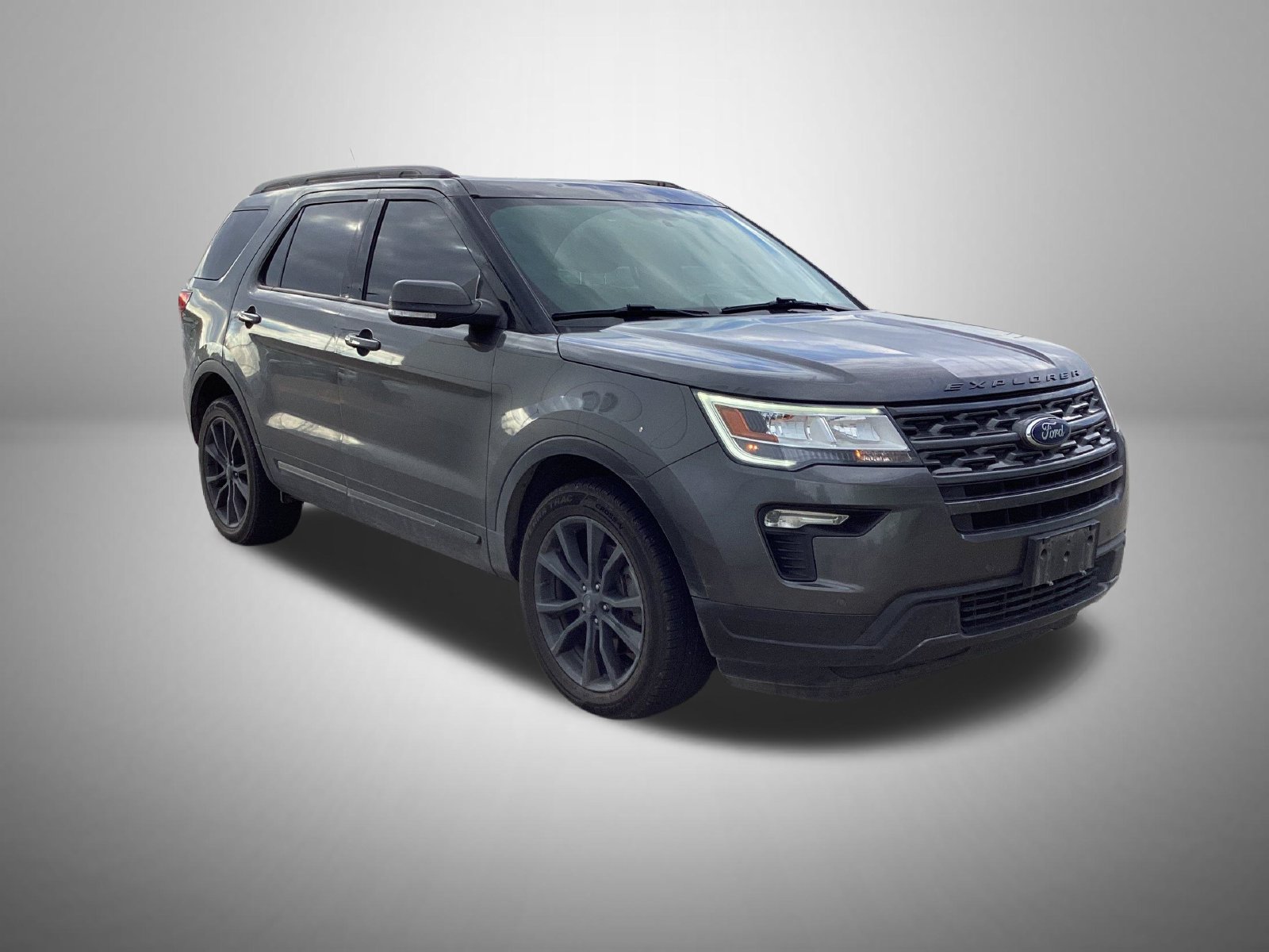 Used 2019 Ford Explorer XLT w/ Equipment Group 202A AWD/4WD image 2