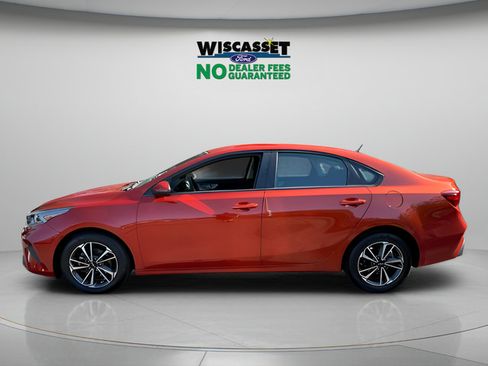 Used 2023 Kia Forte LXS w/ LXS Technology Package FWD image 2
