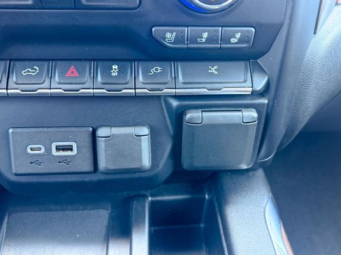 Certified 2019 Chevrolet Silverado 1500 High Country w/ Technology Package AWD/4WD image 32