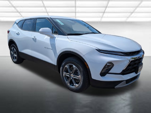 New 2026 Chevrolet Blazer LT w/ LPO, Floor Liner Package FWD image 1