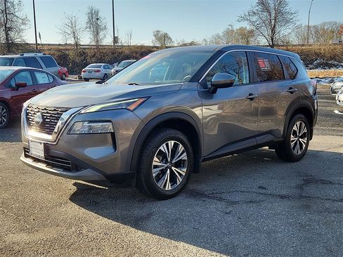 Certified 2022 Nissan Rogue SV image 4