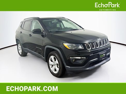 Used 2021 Jeep Compass Latitude w/ Sun and Sound Group AWD/4WD image 1
