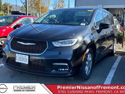 Used 2023 Chrysler Pacifica Touring-L