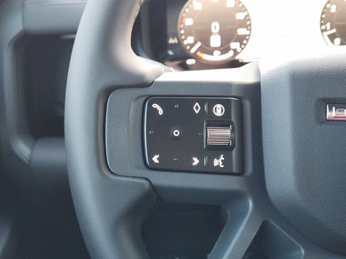 Certified 2025 Land Rover Defender 90 S image 29