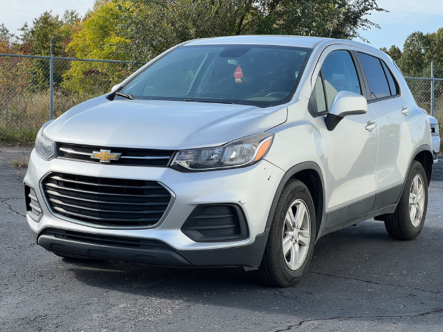 Used 2019 Chevrolet Trax LS w/ Tint and Cruise Package FWD image 9