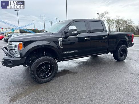 Used 2019 Ford F250 Platinum w/ Platinum Ultimate Package image 2