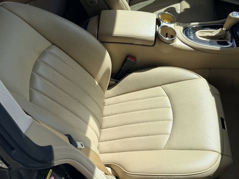 Used 2009 Mercedes-Benz CLS 550 4dr Sdn 5.5L w/ Premium I Pkg image 24