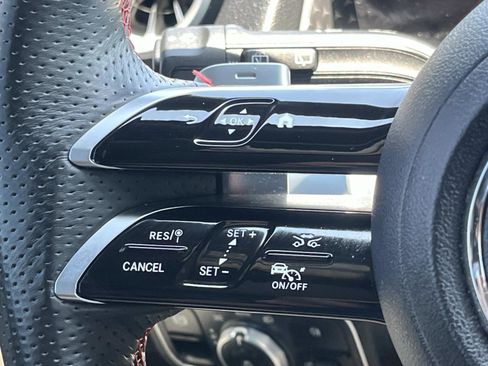 Used 2024 Mercedes-Benz GLB 250 image 36