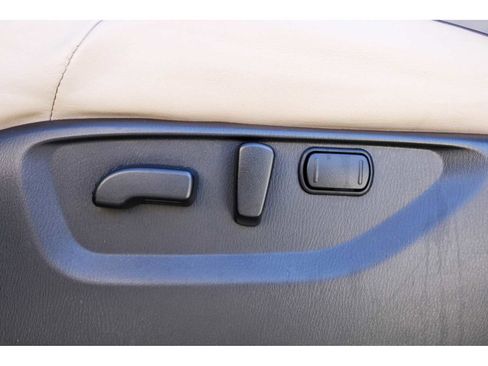 Used 2024 Nissan Armada Platinum w/ Captain's Chairs Package image 19