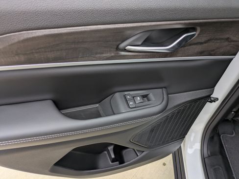 New 2026 Jeep Grand Cherokee Altitude image 12