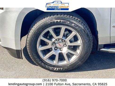 Used 2019 GMC Yukon Denali image 9