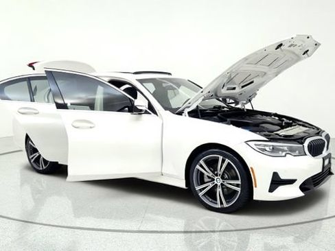 Used 2020 BMW 330i Sedan w/ Convenience Package RWD image 11