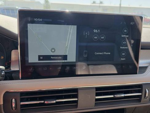 Certified 2023 Lincoln Corsair FWD image 9