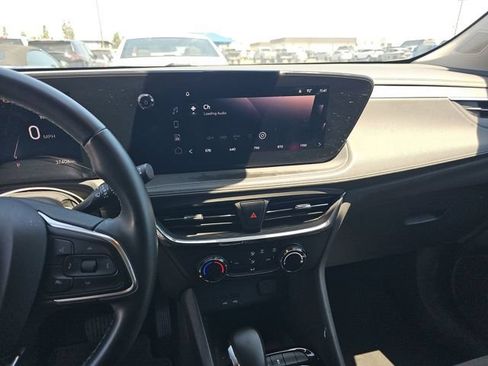 Used 2025 Buick Encore GX Preferred FWD image 9