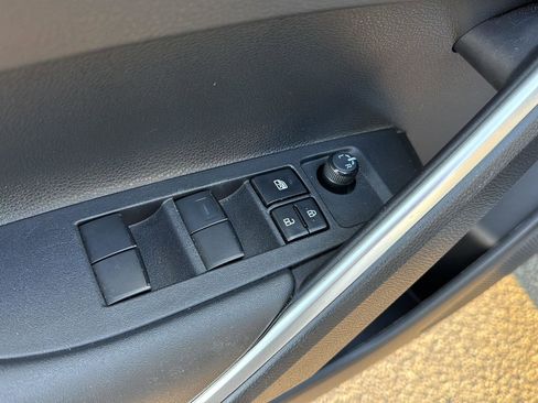 Certified 2023 Toyota Corolla Cross XSE image 26