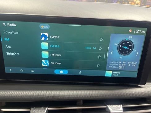 Used 2025 Hyundai Santa Cruz SEL FWD image 17