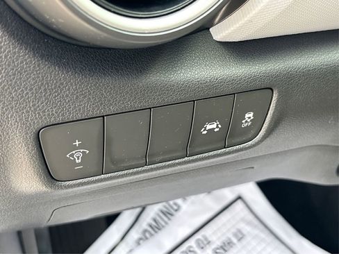 Used 2019 Hyundai Kona SE image 33