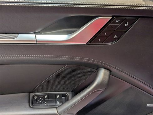 Certified 2022 Porsche 911 Targa 4S w/ Premium Package image 33