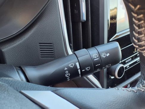 Used 2023 Subaru Forester Premium w/ Popular Package #2 image 25