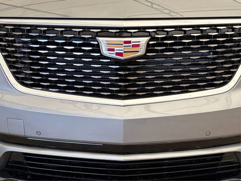 New 2025 Cadillac XT6 Luxury image 15