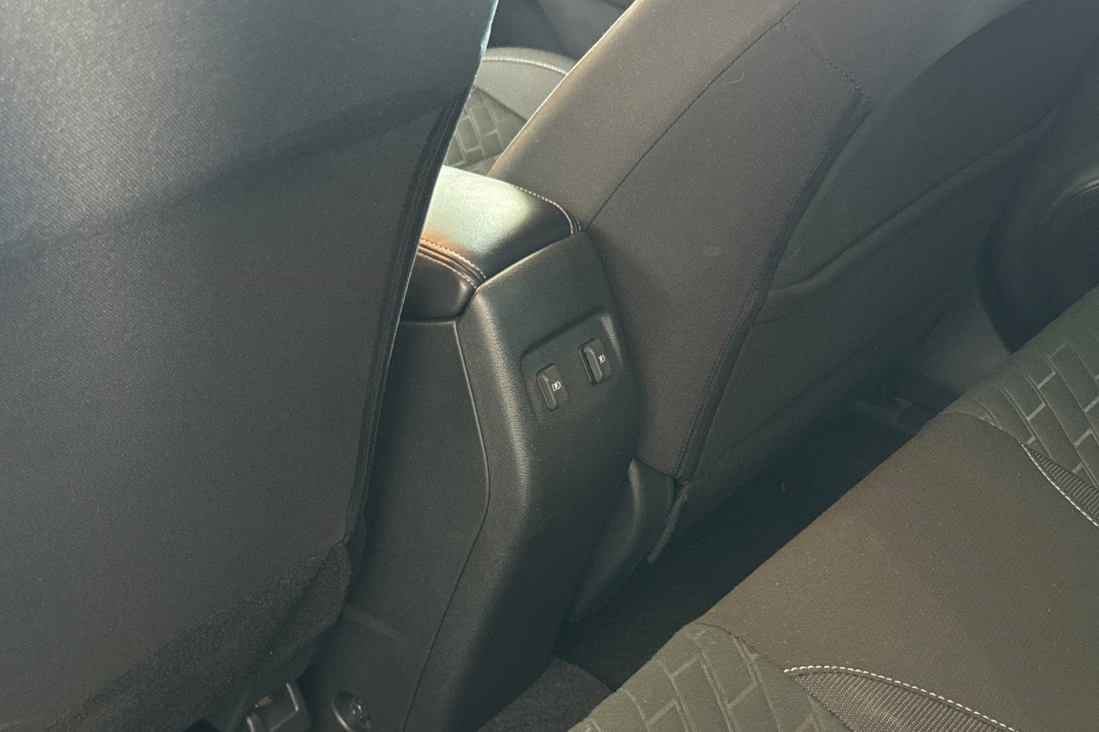 Used 2023 Nissan Kicks SV FWD image 16