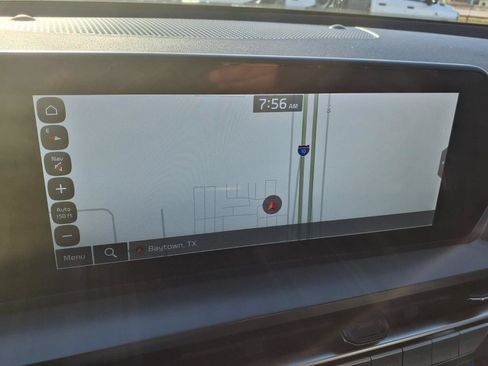 Used 2025 Kia Telluride S FWD image 17