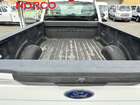 Used 2022 Ford F250 XL w/ Power Equipment Group image 9