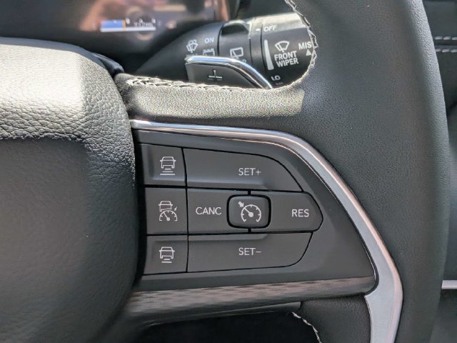 New 2027 Jeep Grand Cherokee Laredo RWD image 26