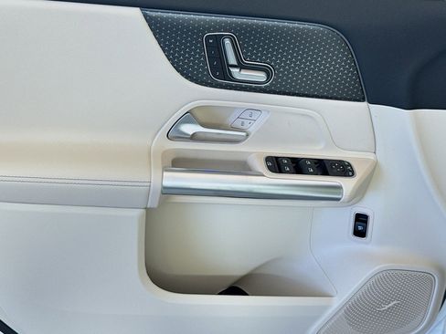 New 2025 Mercedes-Benz GLA 250 image 16