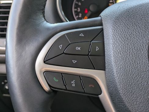 Used 2018 Jeep Grand Cherokee Altitude image 25