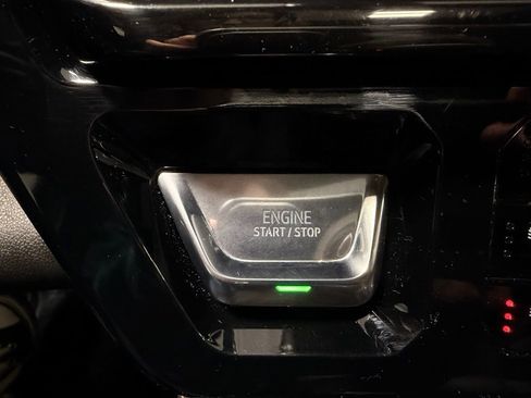 Used 2025 GMC Sierra 1500 AT4 w/ AT4 Premium Package image 43