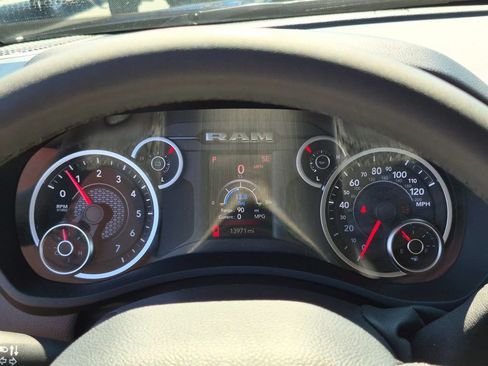Used 2026 RAM 2500 Big Horn AWD/4WD image 17
