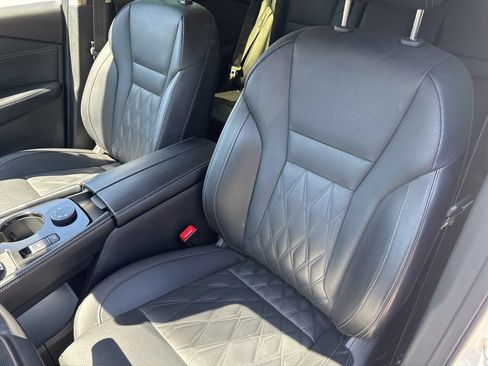 Used 2025 Nissan Rogue Platinum w/ Tech Package AWD/4WD image 13