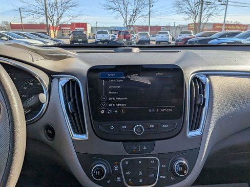 Used 2020 Chevrolet Malibu LT image 20