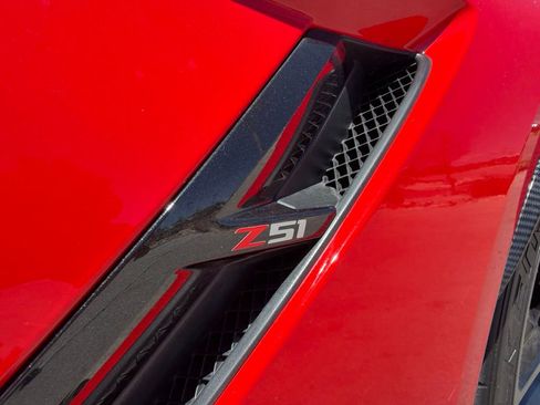 Used 2018 Chevrolet Corvette Stingray Coupe RWD image 25