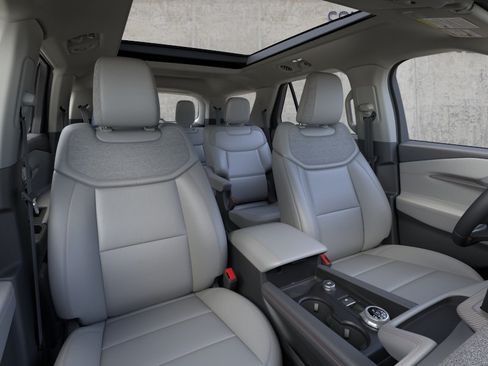 New 2026 Ford Explorer Active AWD/4WD image 10