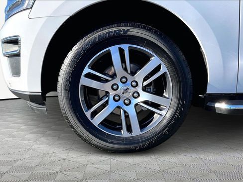 Used 2023 Ford Expedition Limited image 22