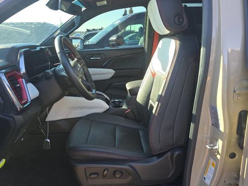 Used 2023 GMC Canyon AT4X w/ Edition 1 image 9